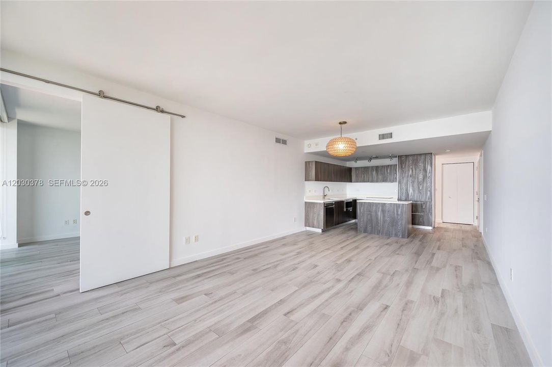 For Rent: $8,350 (3 beds, 3 baths, 1526 Square Feet)