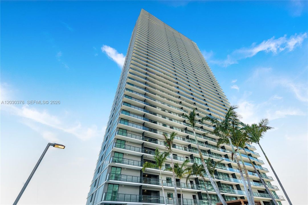 For Rent: $8,350 (3 beds, 3 baths, 1526 Square Feet)