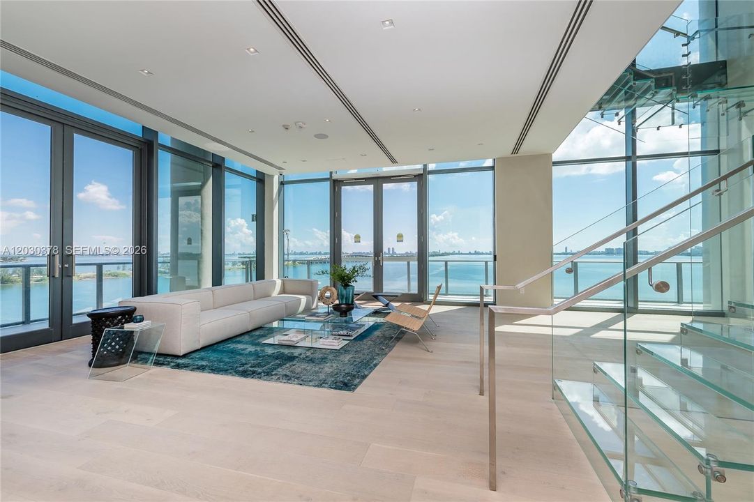 For Rent: $8,350 (3 beds, 3 baths, 1526 Square Feet)