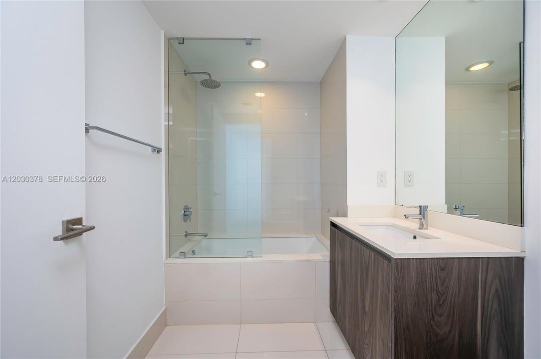 For Rent: $8,350 (3 beds, 3 baths, 1526 Square Feet)