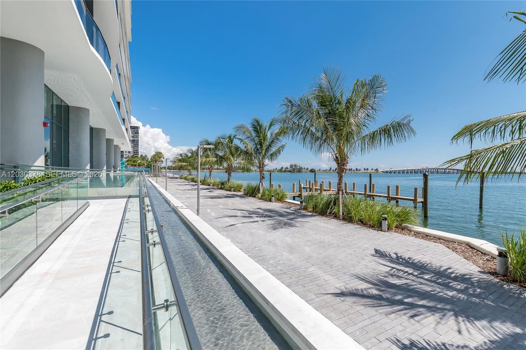 For Rent: $8,350 (3 beds, 3 baths, 1526 Square Feet)