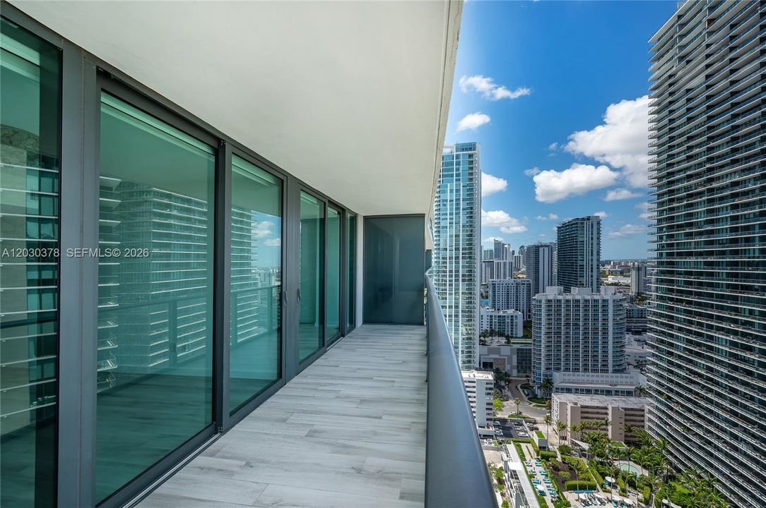 For Rent: $8,350 (3 beds, 3 baths, 1526 Square Feet)