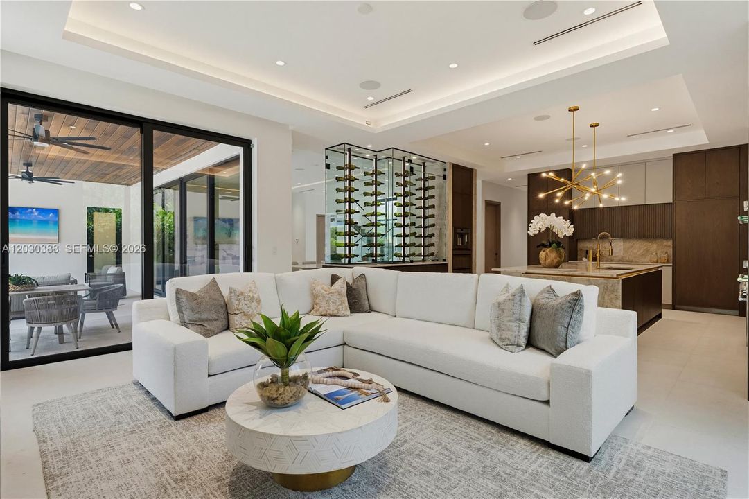 For Sale: $5,995,000 (6 beds, 7 baths, 5266 Square Feet)