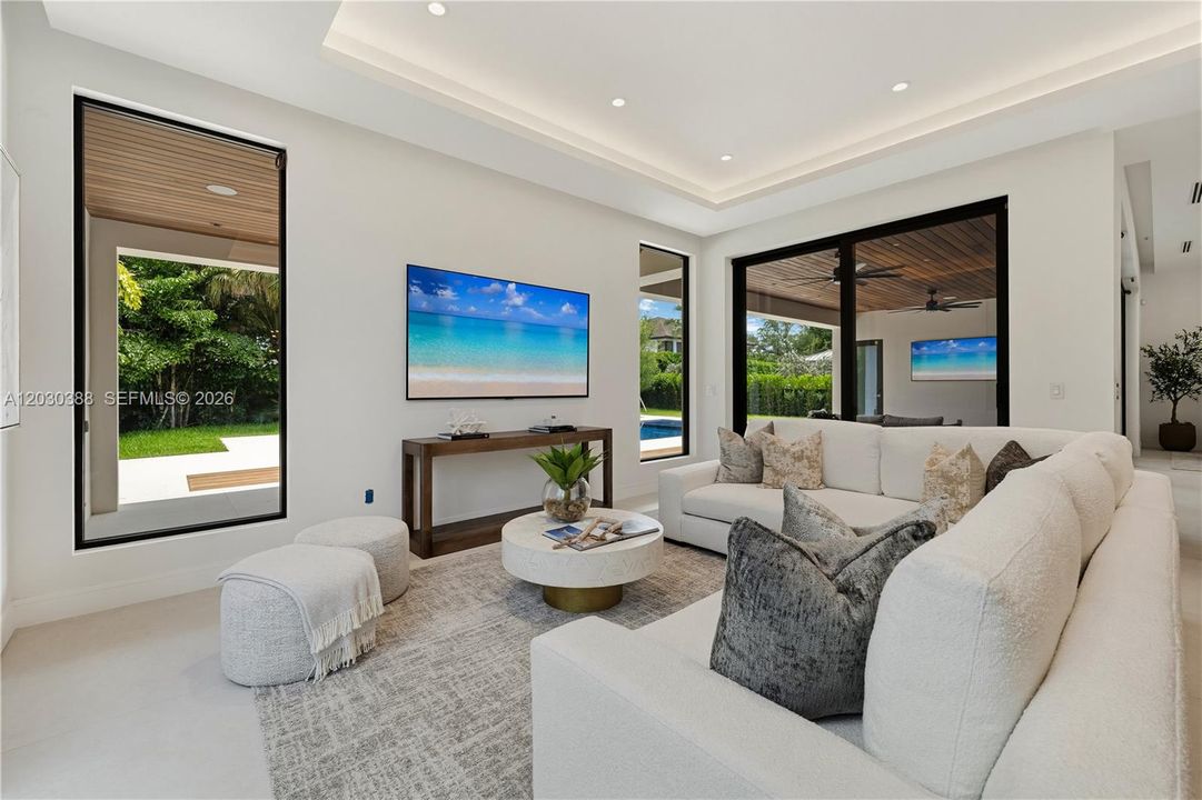 For Sale: $5,995,000 (6 beds, 7 baths, 5266 Square Feet)