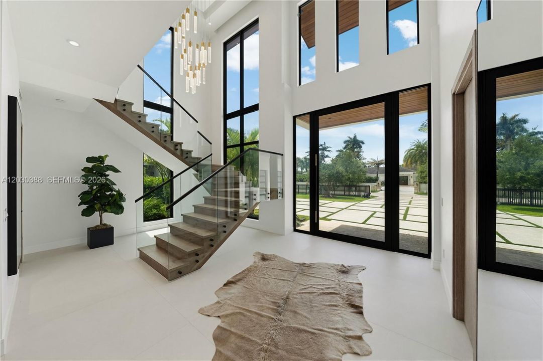 For Sale: $5,995,000 (6 beds, 7 baths, 5266 Square Feet)