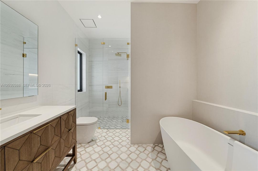 For Sale: $5,995,000 (6 beds, 7 baths, 5266 Square Feet)