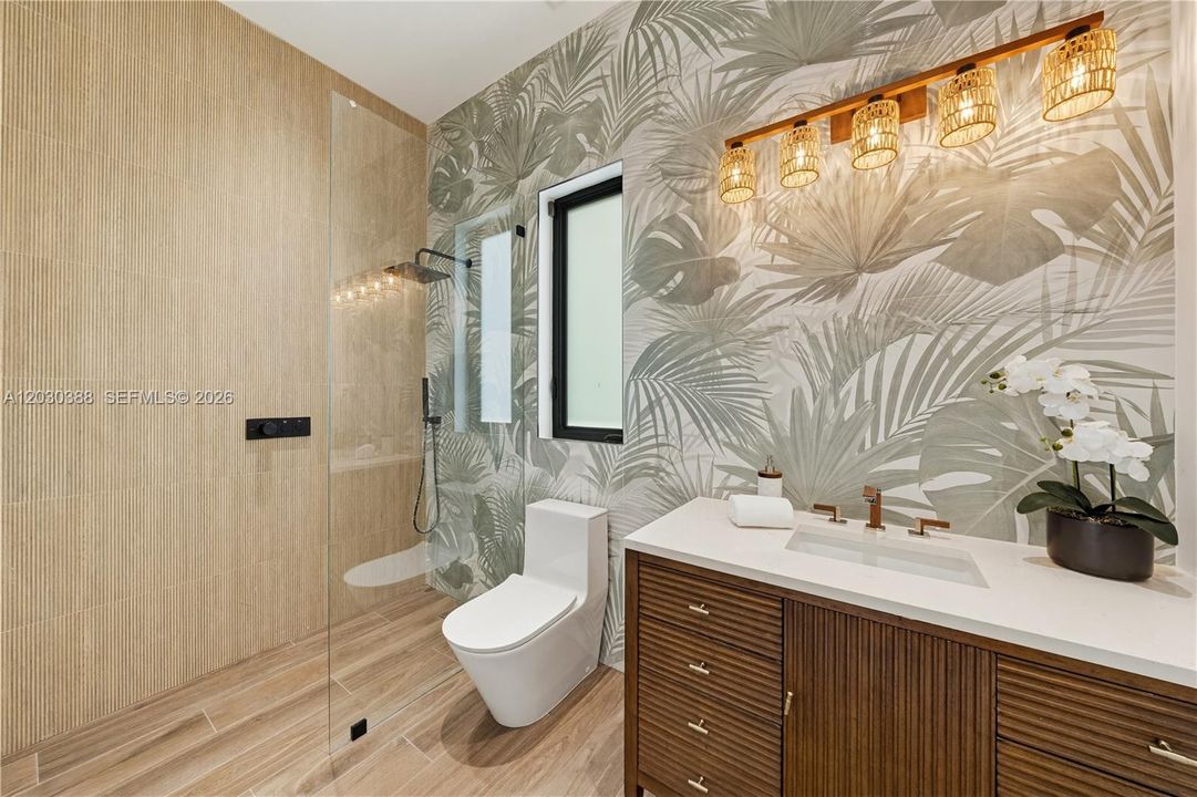 For Sale: $5,995,000 (6 beds, 7 baths, 5266 Square Feet)