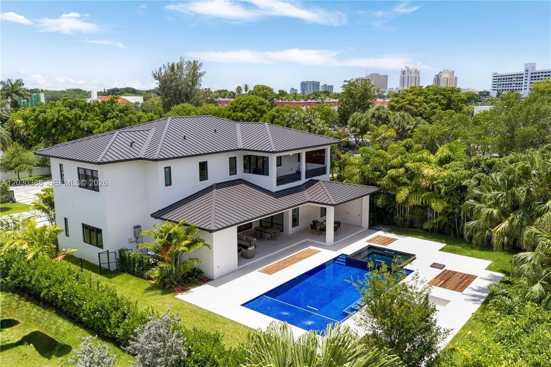 For Sale: $5,995,000 (6 beds, 7 baths, 5266 Square Feet)