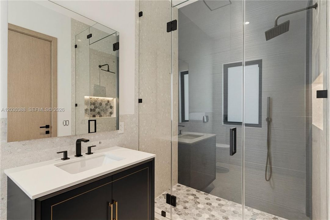 For Sale: $5,995,000 (6 beds, 7 baths, 5266 Square Feet)