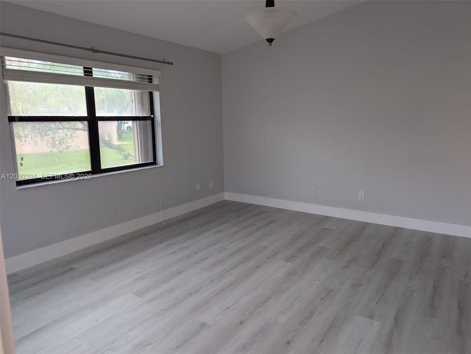 For Sale: $385,000 (2 beds, 2 baths, 1368 Square Feet)