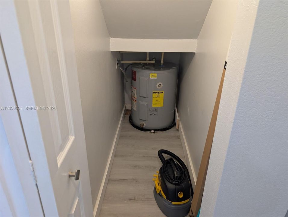 For Sale: $385,000 (2 beds, 2 baths, 1368 Square Feet)