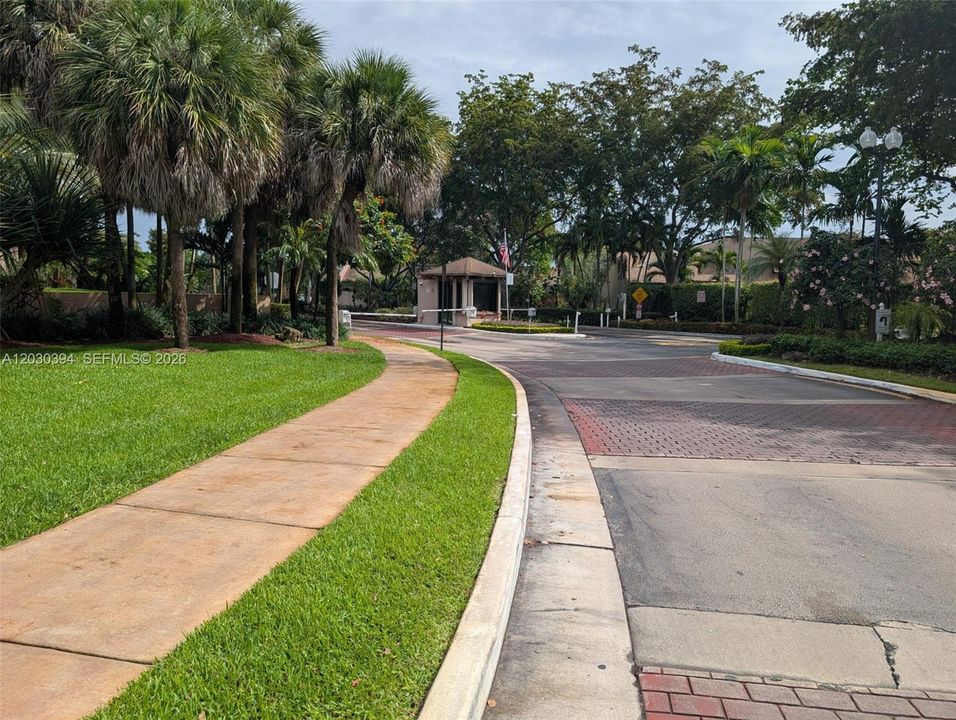 For Sale: $385,000 (2 beds, 2 baths, 1368 Square Feet)