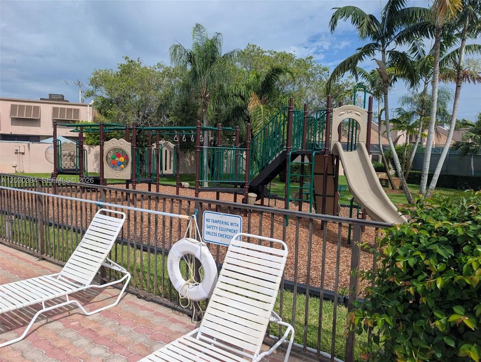 For Sale: $385,000 (2 beds, 2 baths, 1368 Square Feet)