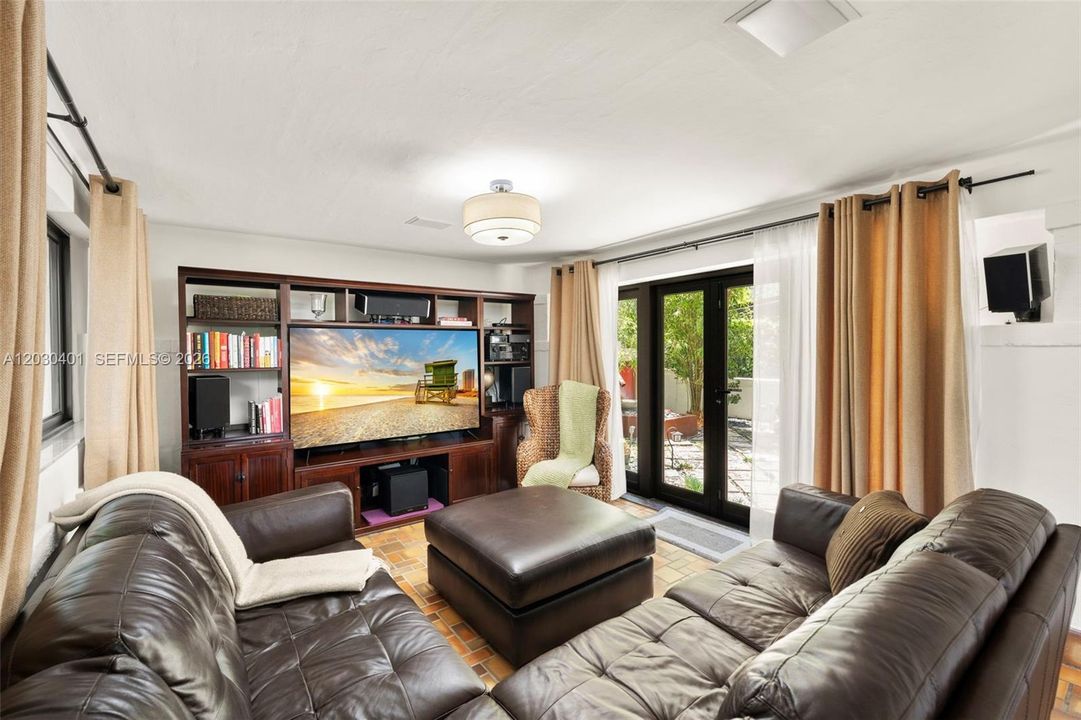 For Sale: $4,450,000 (5 beds, 4 baths, 4636 Square Feet)