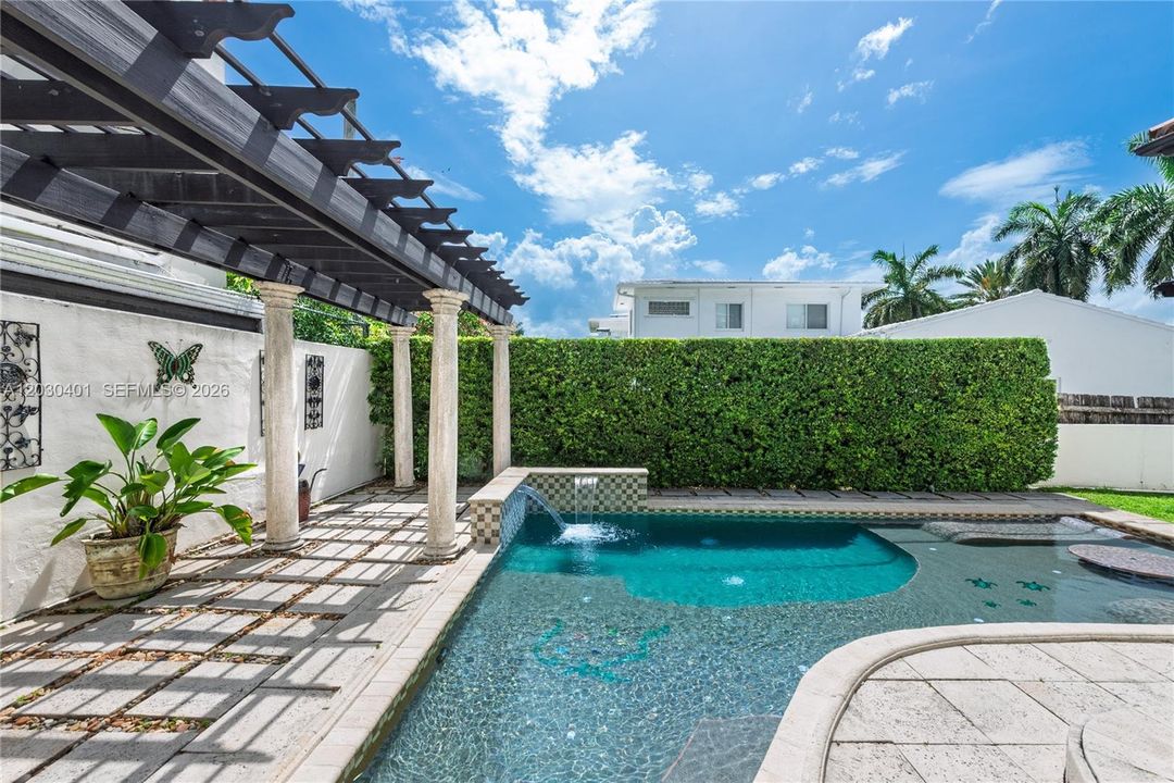 For Sale: $4,450,000 (5 beds, 4 baths, 4636 Square Feet)