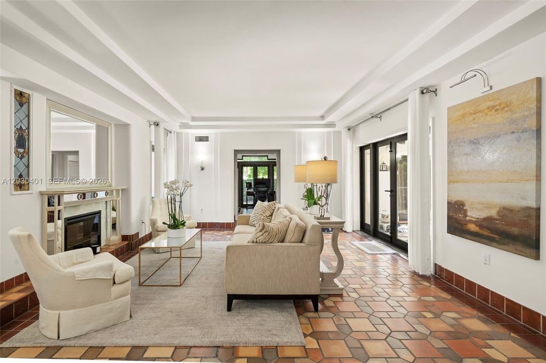 For Sale: $4,450,000 (5 beds, 4 baths, 4636 Square Feet)