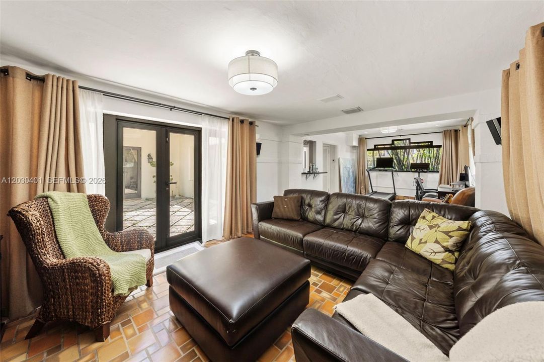 For Sale: $4,450,000 (5 beds, 4 baths, 4636 Square Feet)