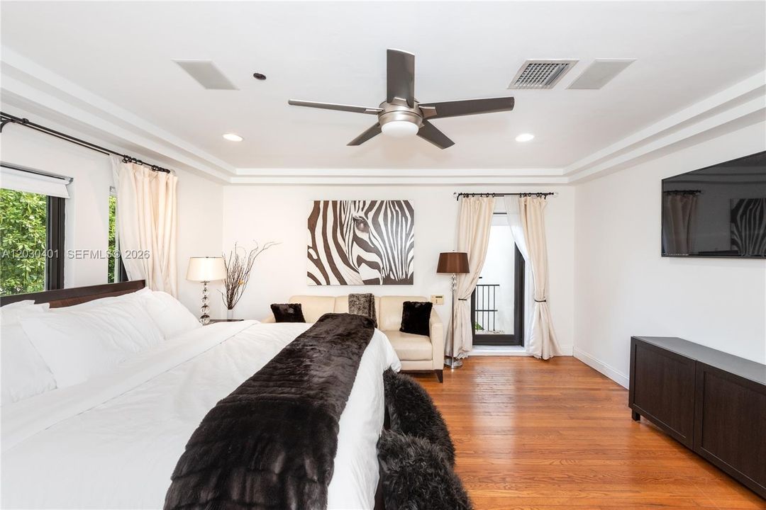 For Sale: $4,450,000 (5 beds, 4 baths, 4636 Square Feet)