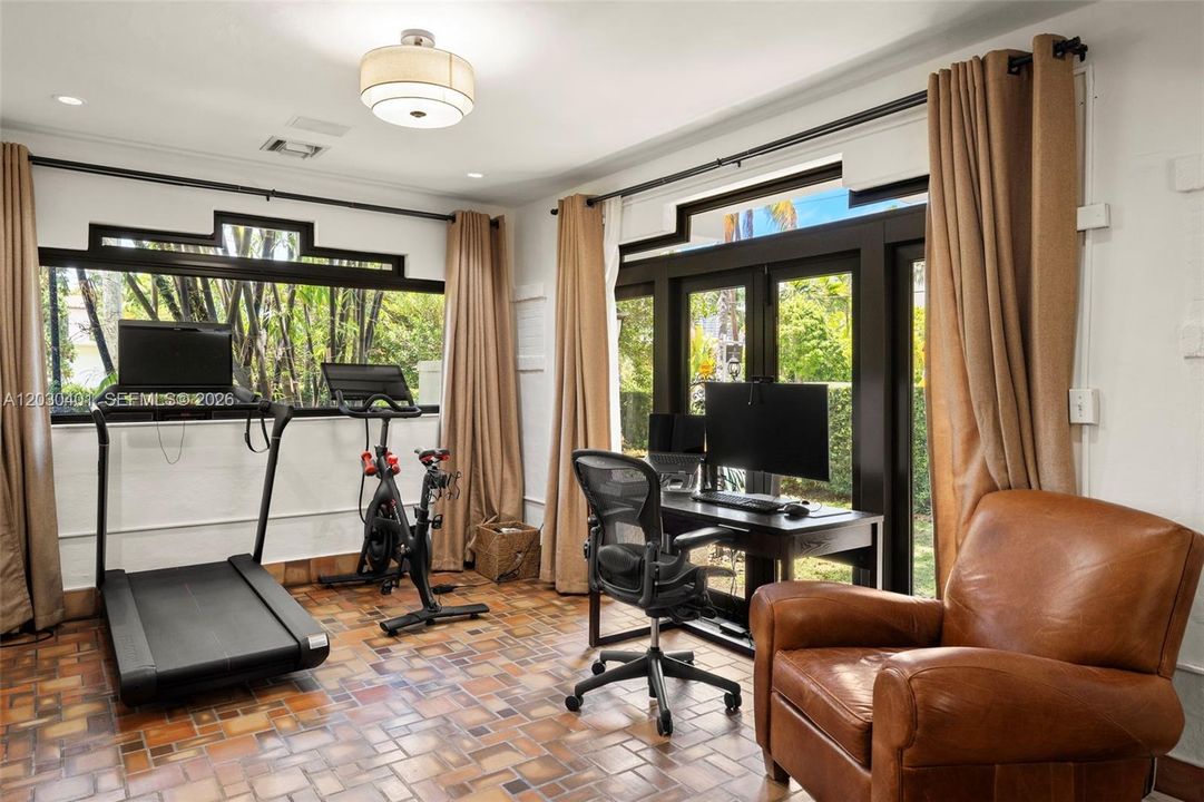 For Sale: $4,450,000 (5 beds, 4 baths, 4636 Square Feet)
