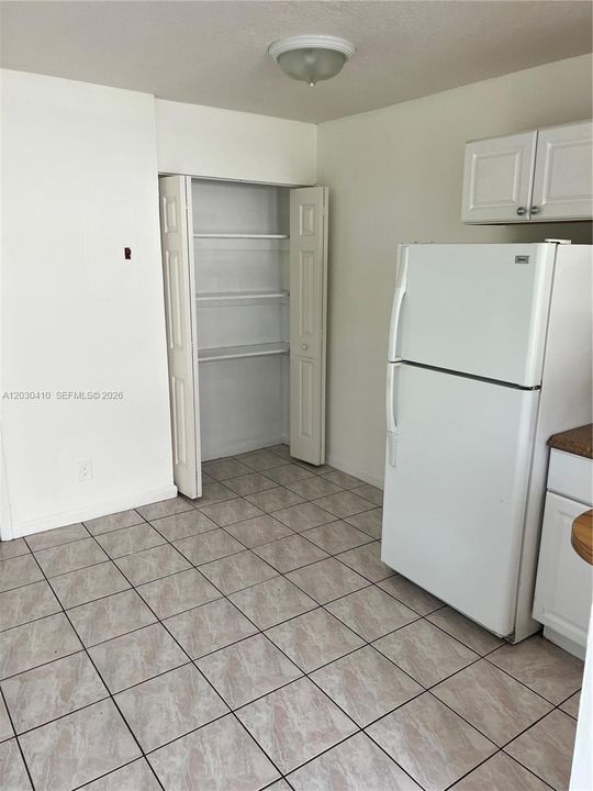 Recently Rented: $1,150 (1 beds, 1 baths, 2208 Square Feet)