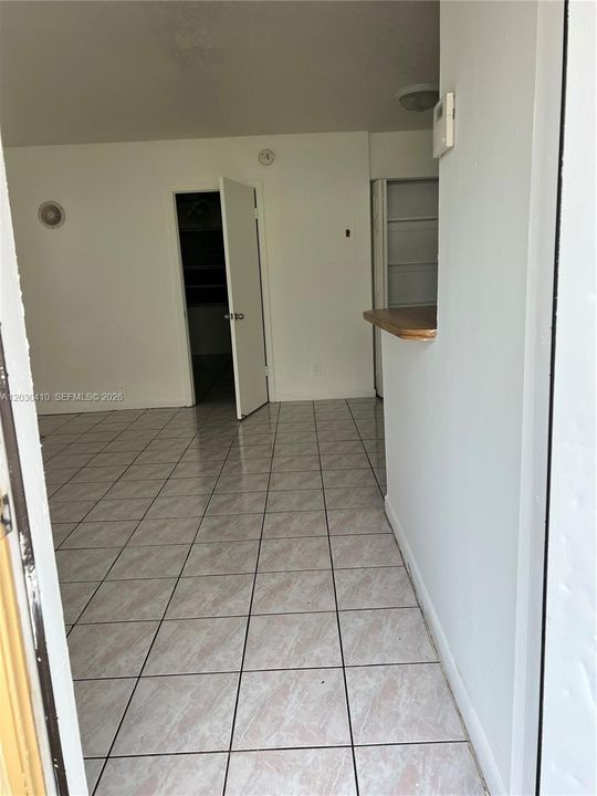 Recently Rented: $1,150 (1 beds, 1 baths, 2208 Square Feet)