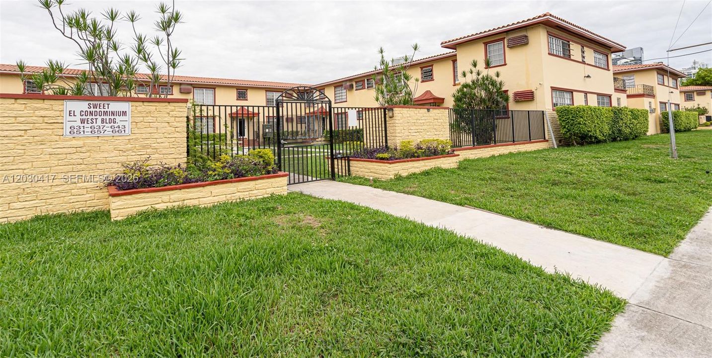 For Rent: $1,900 (2 beds, 1 baths, 886 Square Feet)
