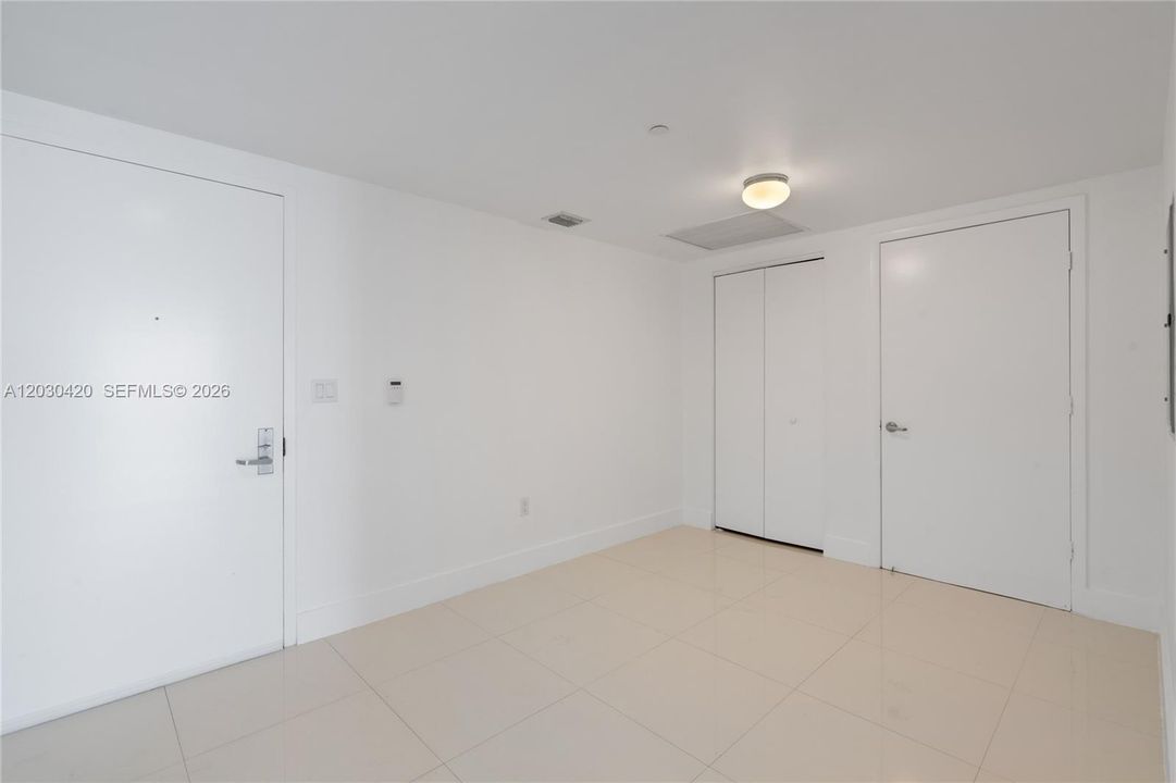 : $4,800 (2 спален, 2 ванн, 1290 Квадратных фут)
