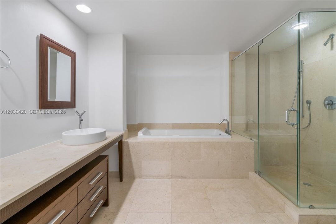 : $4,800 (2 спален, 2 ванн, 1290 Квадратных фут)
