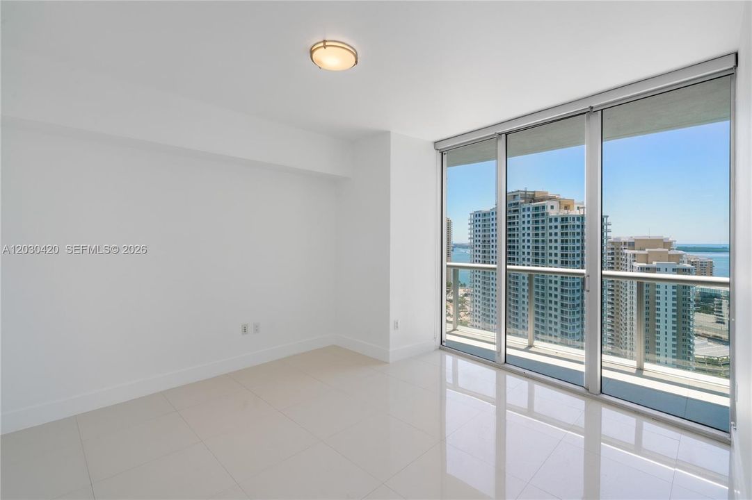 : $4,800 (2 спален, 2 ванн, 1290 Квадратных фут)