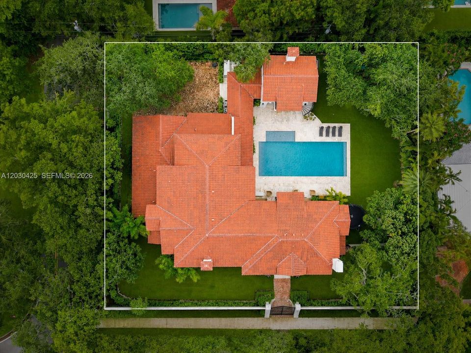 For Sale: $13,790,000 (8 beds, 9 baths, 7772 Square Feet)
