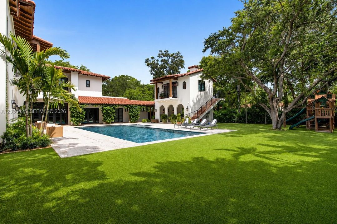 For Sale: $13,790,000 (8 beds, 9 baths, 7772 Square Feet)