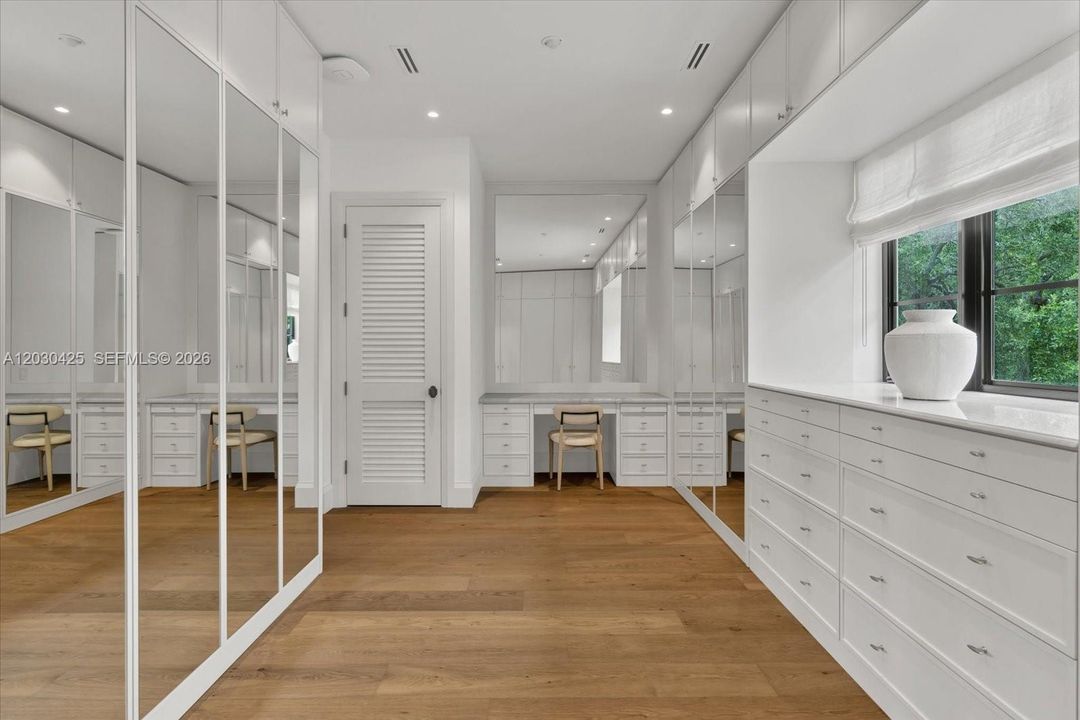 For Sale: $13,790,000 (8 beds, 9 baths, 7772 Square Feet)