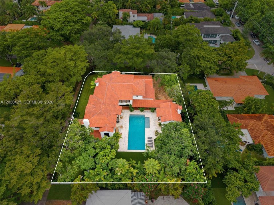 For Sale: $13,790,000 (8 beds, 9 baths, 7772 Square Feet)