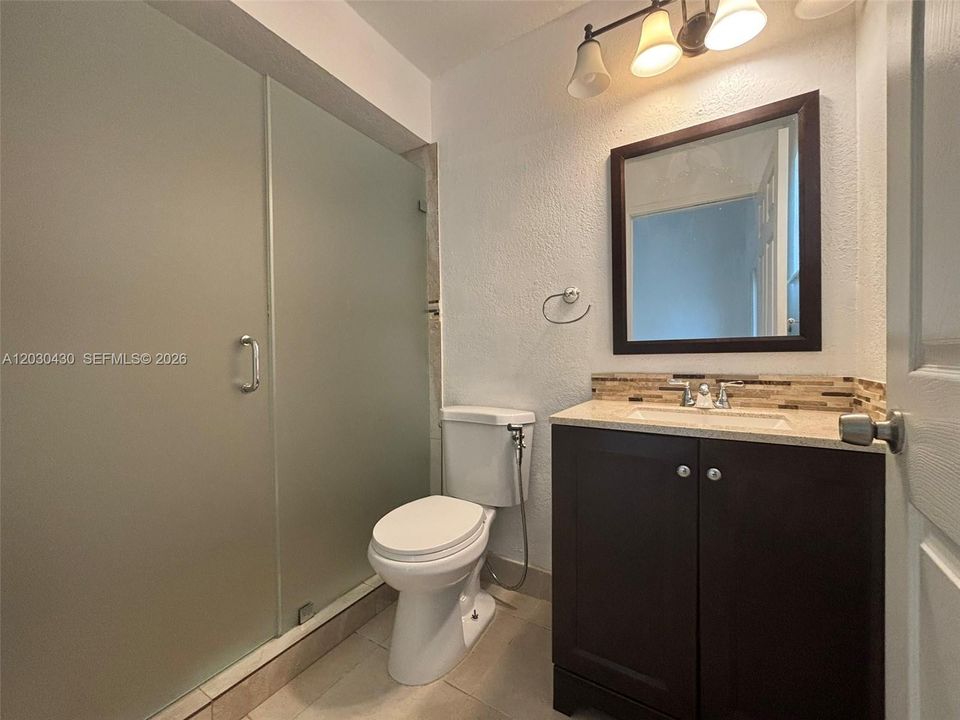 For Rent: $3,000 (3 beds, 2 baths, 1185 Square Feet)