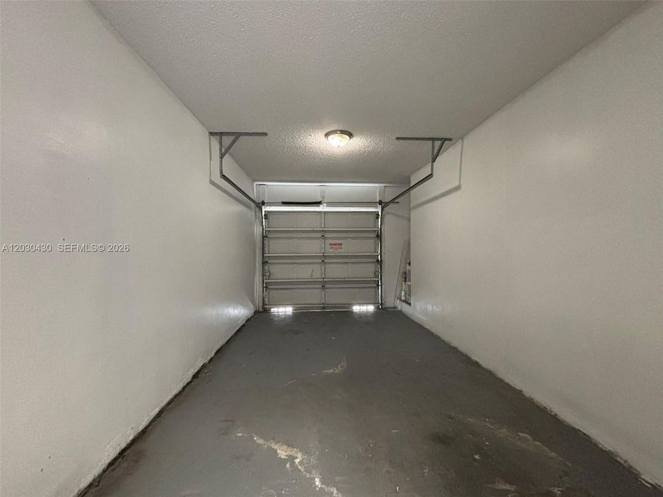 For Rent: $3,000 (3 beds, 2 baths, 1185 Square Feet)
