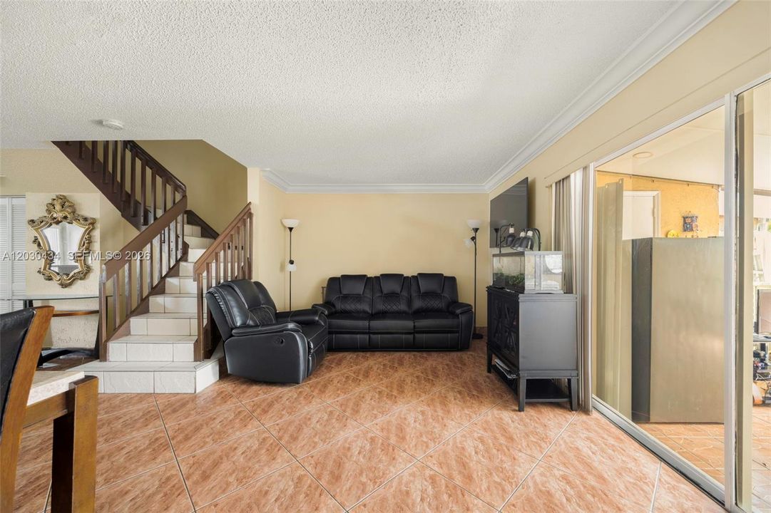 For Sale: $435,000 (3 beds, 2 baths, 1430 Square Feet)
