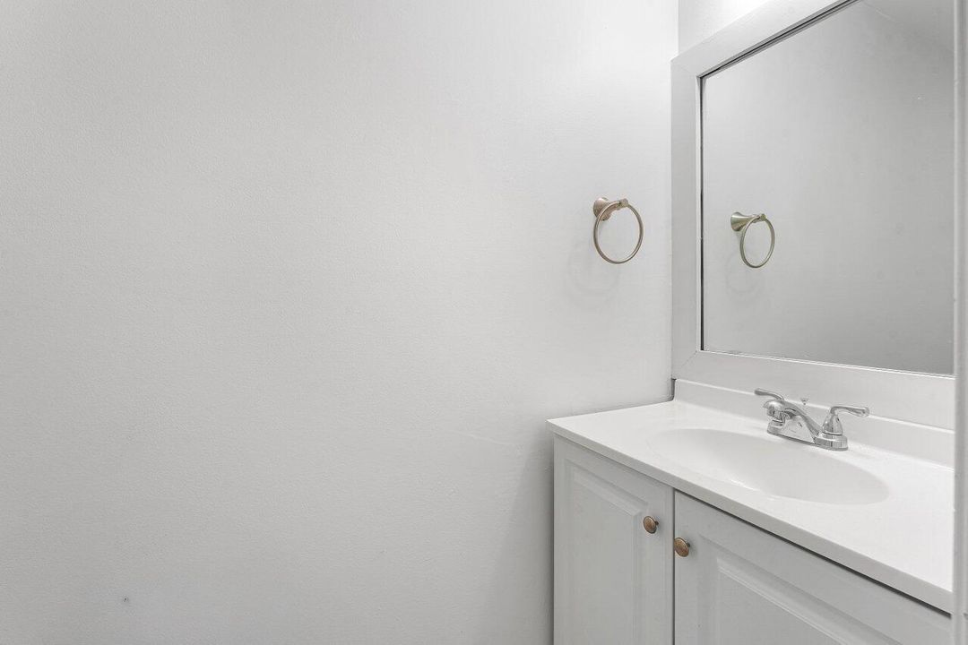 1/2 Bath downstairs