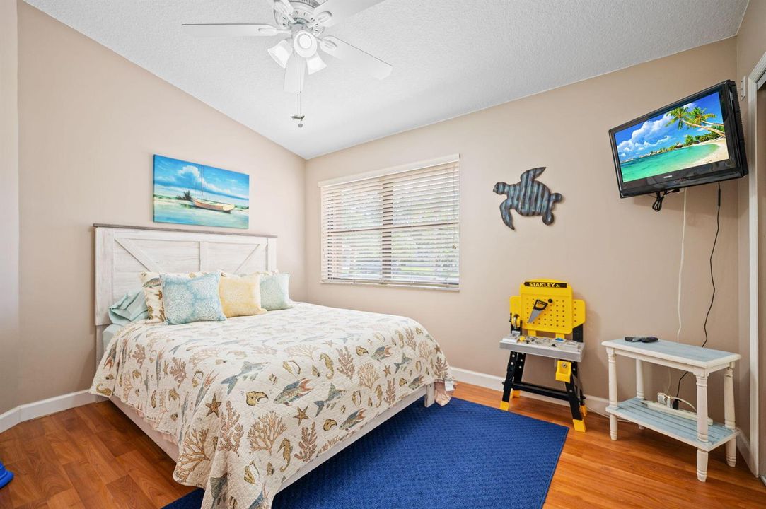 18-web-or-mls-5531-hawkes-bluff-ave