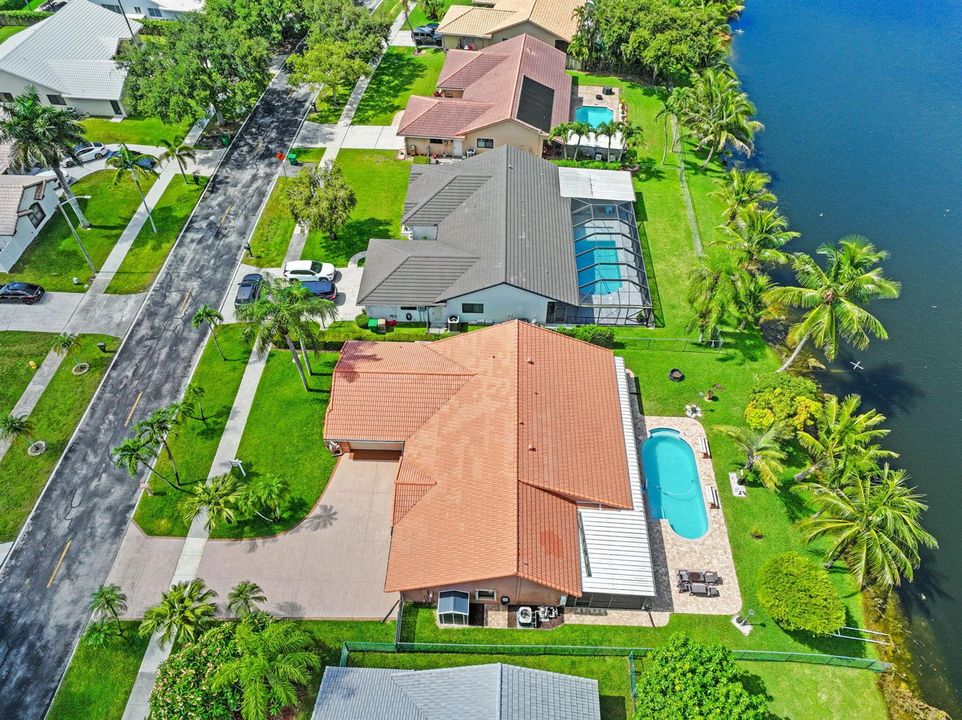 30-web-or-mls-5531-hawkes-bluff-ave
