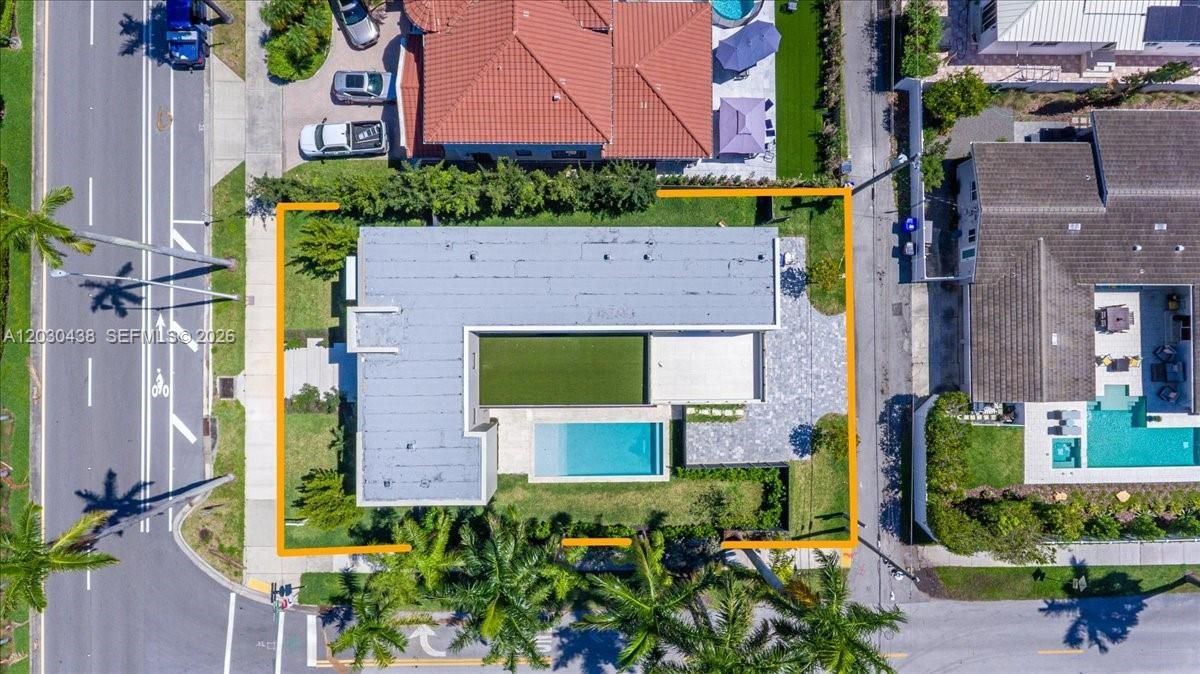 For Sale: $3,399,999 (5 beds, 5 baths, 3217 Square Feet)