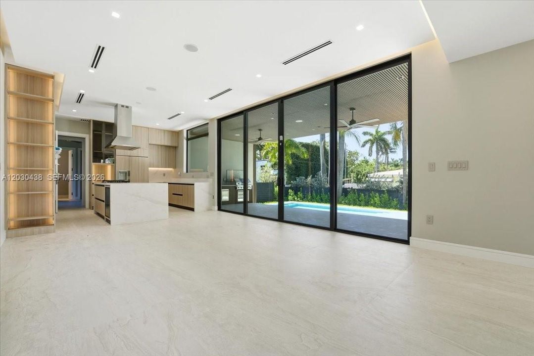 For Sale: $3,399,999 (5 beds, 5 baths, 3217 Square Feet)