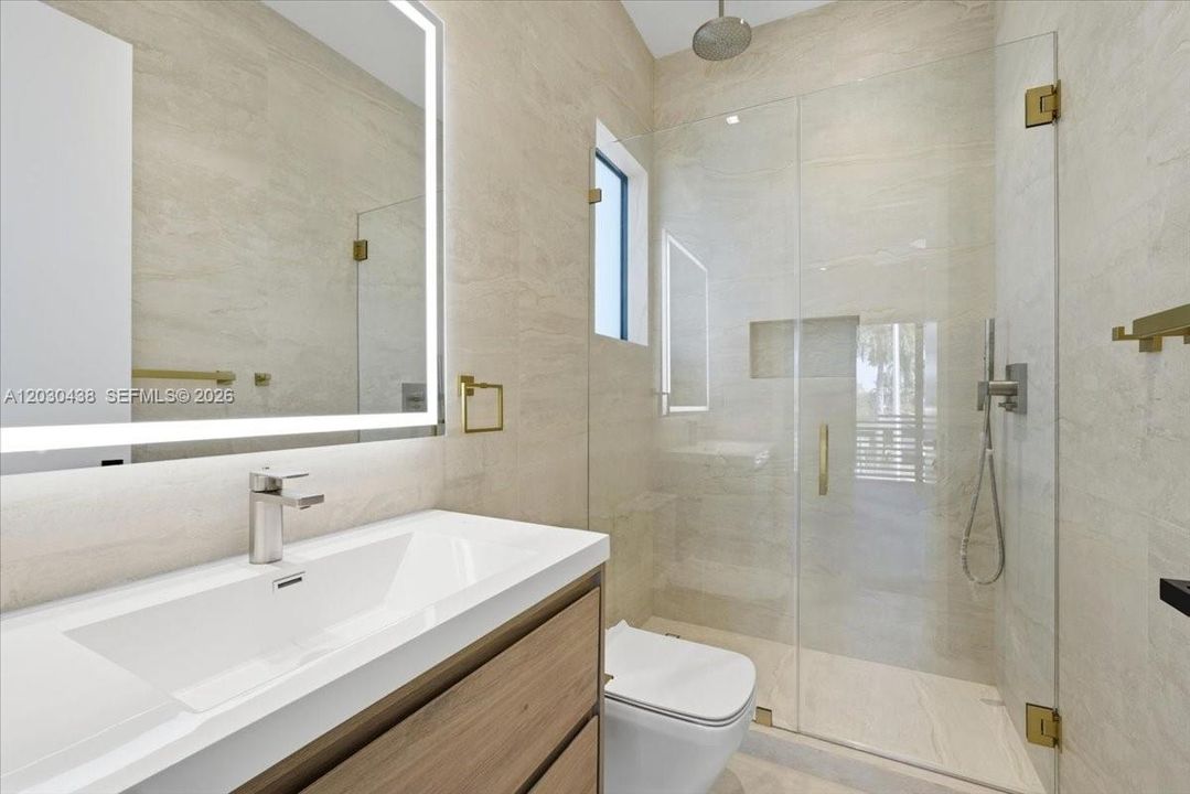 For Sale: $3,399,999 (5 beds, 5 baths, 3217 Square Feet)