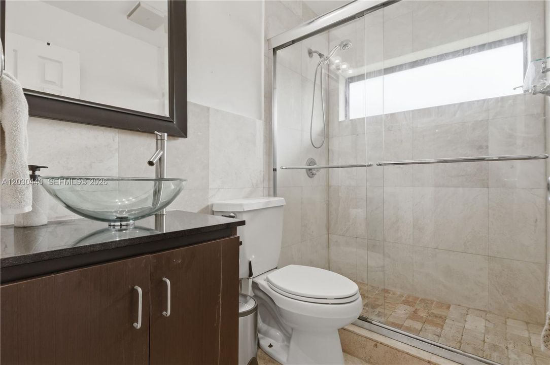 В аренду: $3,900 (3 спален, 2 ванн, 1856 Квадратных фут)