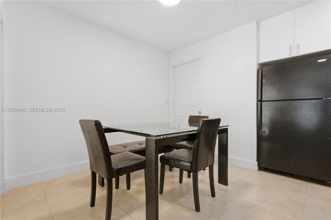 В аренду: $3,900 (3 спален, 2 ванн, 1856 Квадратных фут)