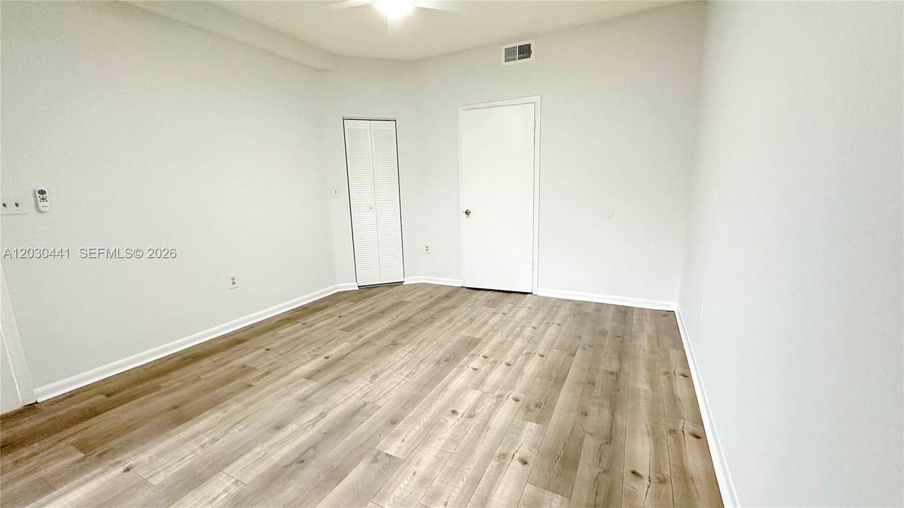 For Sale: $245,000 (2 beds, 2 baths, 858 Square Feet)