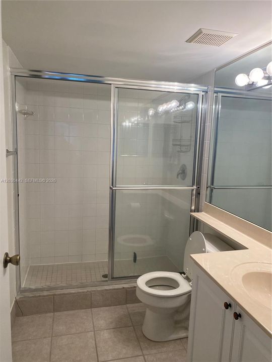 В аренду: $2,200 (2 спален, 2 ванн, 1112 Квадратных фут)