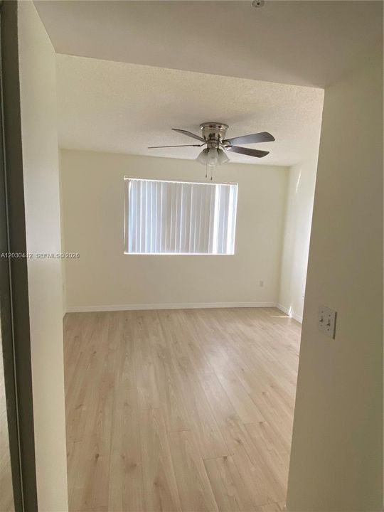 В аренду: $2,200 (2 спален, 2 ванн, 1112 Квадратных фут)