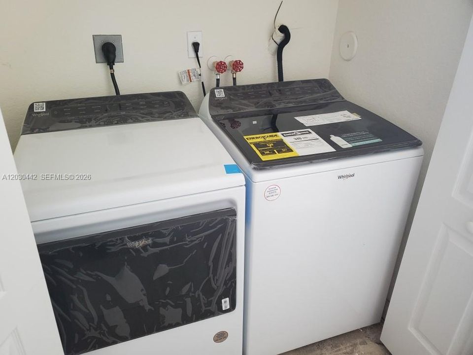 В аренду: $2,200 (2 спален, 2 ванн, 1112 Квадратных фут)