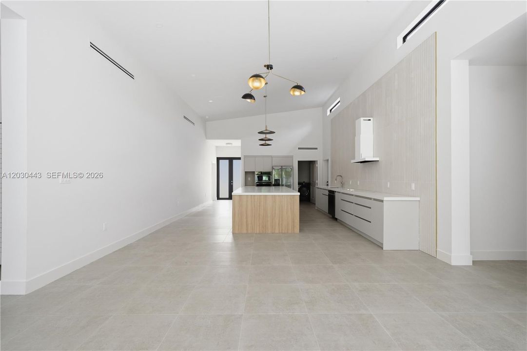 На продажу: $879,999 (4 спален, 3 ванн, 3000 Квадратных фут)
