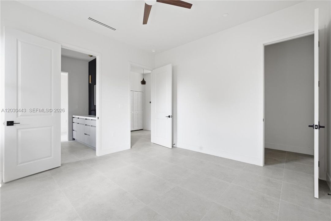 На продажу: $879,999 (4 спален, 3 ванн, 3000 Квадратных фут)